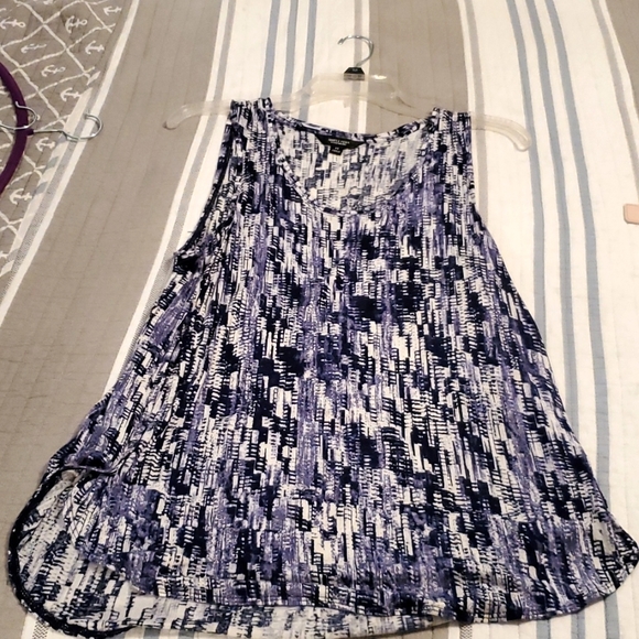 Simply Vera Wang cami - Picture 4 of 7